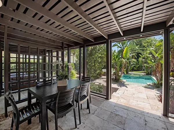 Naples, FL 34102,1200 9th AVE N