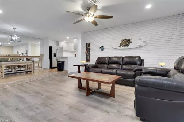 159 Teryl RD #E3, Naples, FL 34112