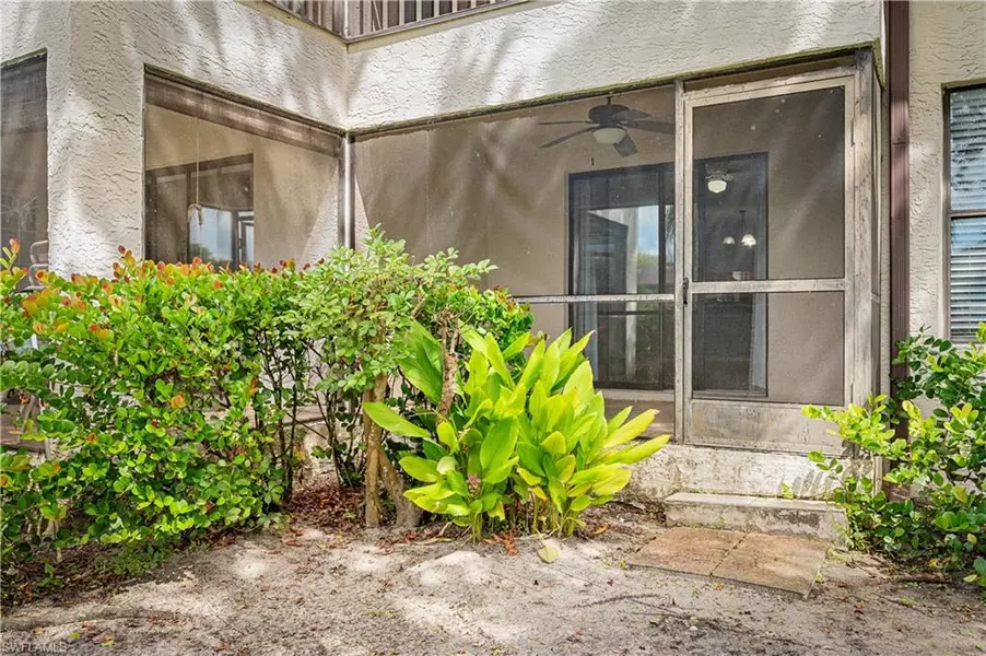 5345 Treetops DR #S102, Naples, FL 34113