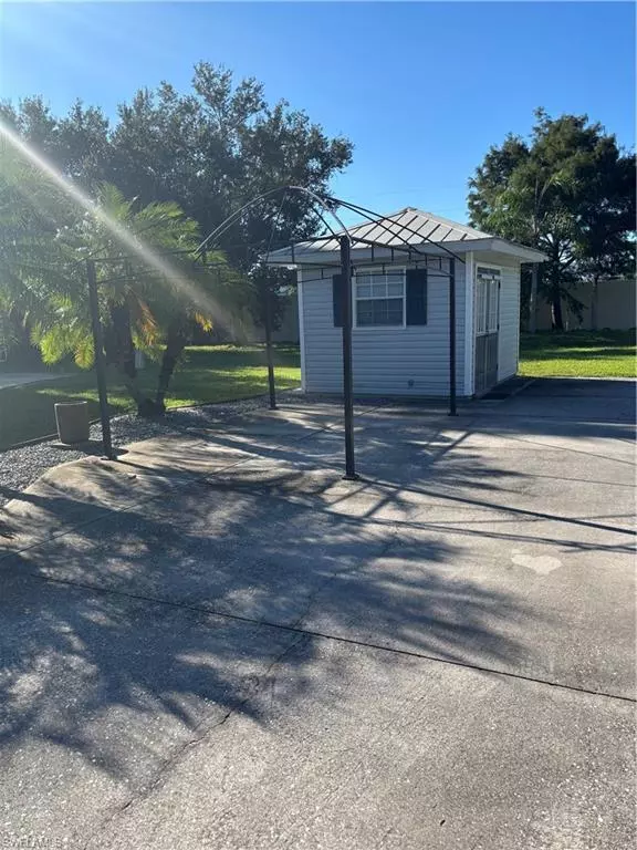 Fort Myers, FL 33905,5890 Maplewood Ct.