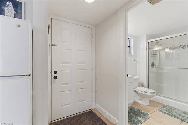 Marco Island, FL 34145,1023 Anglers CV #E503