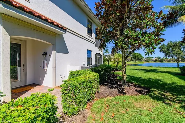 Naples, FL 34114,3165 Aviamar CIR #102