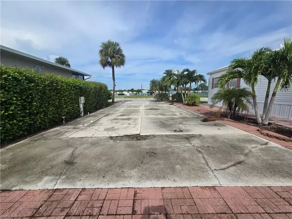 Naples, FL 34114,301 Imperial Wilder BLVD