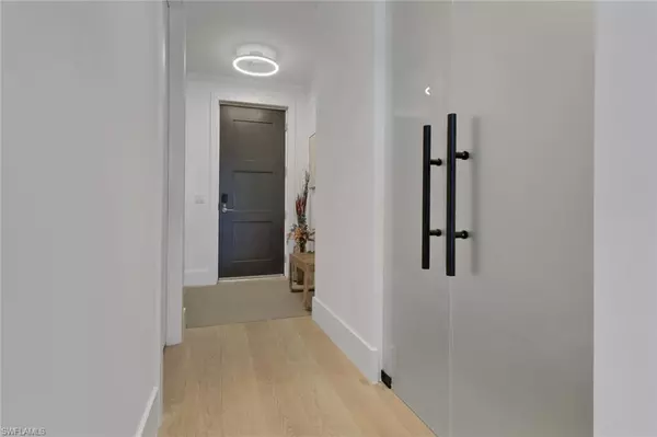 Naples, FL 34102,850 Central AVE #205