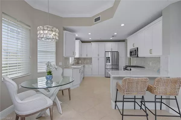 3705 Montreux LN #104, Naples, FL 34114