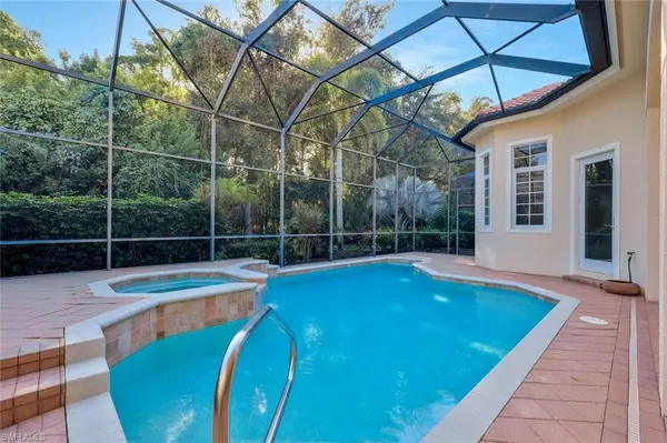 5616 Hammock Isles DR, Naples, FL 34119
