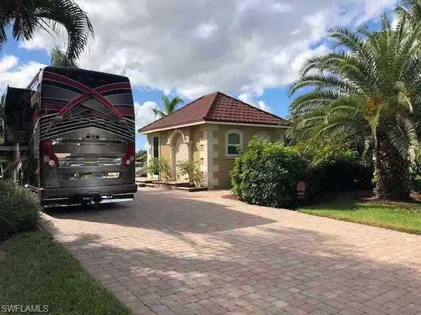 Naples, FL 34114,4713 Southern Breeze DR