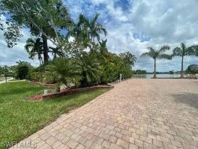 Naples, FL 34114,4629 Southern Breeze DR