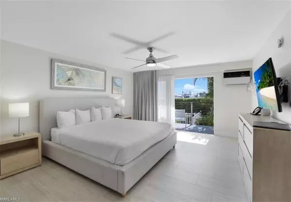 Naples, FL 34102,900 Broad AVE S #140