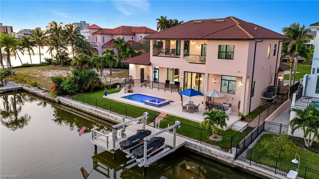 Naples, FL 34108,388 Pine AVE