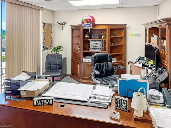 Naples, FL 34103,2335 Tamiami TRL N #401,402,403