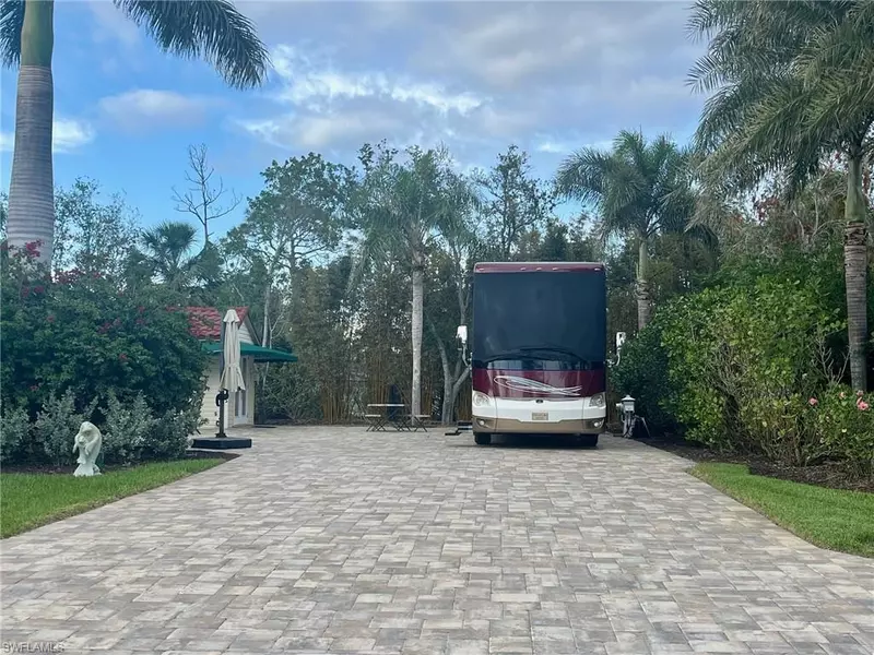 4710 Southern Breeze DR, Naples, FL 34114