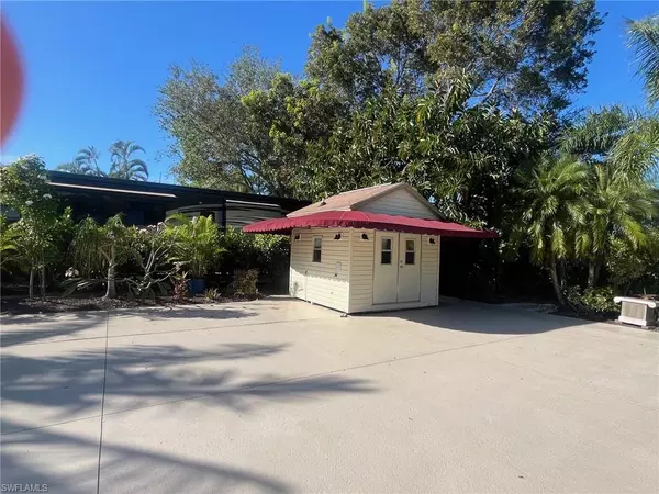 Naples, FL 34114,4730 Southern Breeze DR