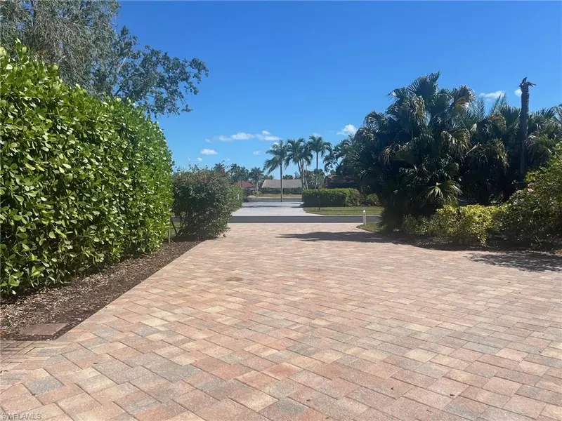 4750 Southern Breeze DR, Naples, FL 34114