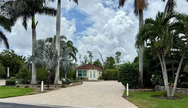 4826 Southern Breeze DR, Naples, FL 34114