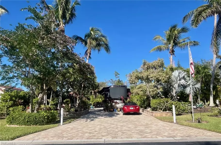 4834 Southern Breeze DR, Naples, FL 34114