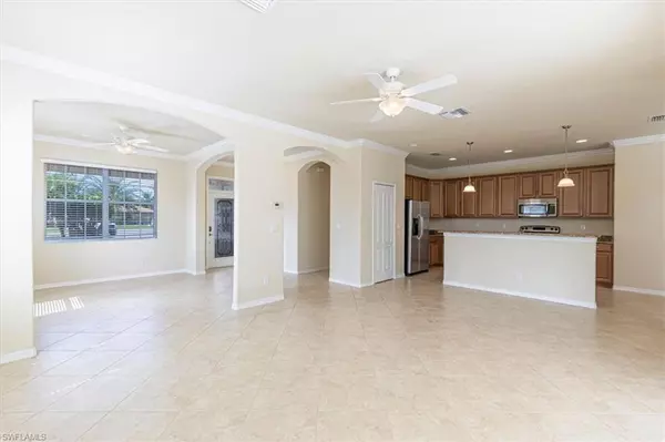 Naples, FL 34104,8140 Monticello CT