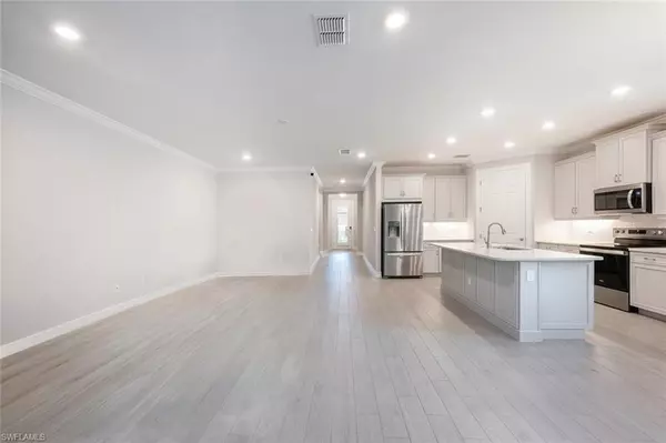 Naples, FL 34114,388 GRACE BAY LN