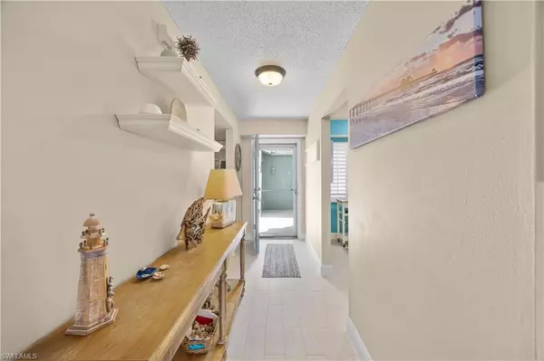 Naples, FL 34104,955 New Waterford DR #D104