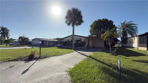 207 Riverwood RD, Naples, FL 34114