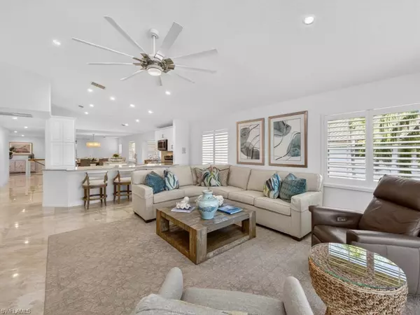 8212 Saratoga DR #103, Naples, FL 34113