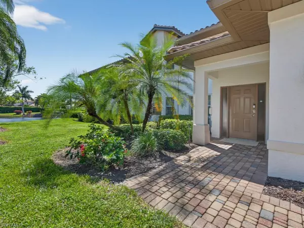 Naples, FL 34113,8212 Saratoga DR #103