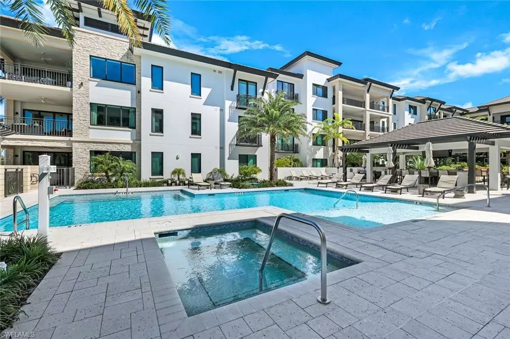 Naples, FL 34102,1130 3rd AVE S #215