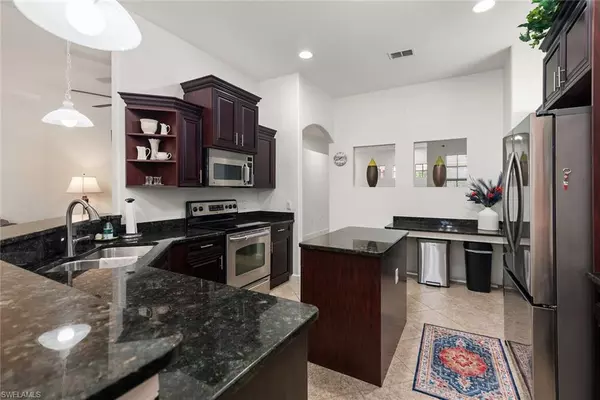 Estero, FL 33928,8583 Via Lungomare CIR #202