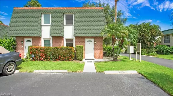 600 Valley Stream DR #I, Naples, FL 34113