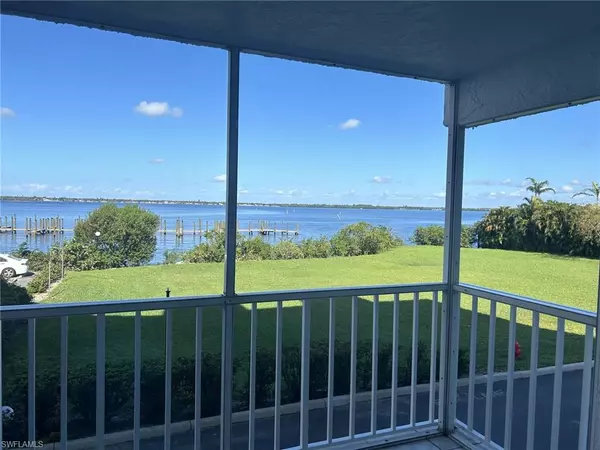 Fort Myers, FL 33916,2885 Palm Beach BLVD #103