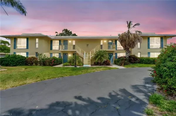 300 Palm DR #402, Naples, FL 34112