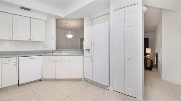 Naples, FL 34109,2530 Citrus Lake DR #X101