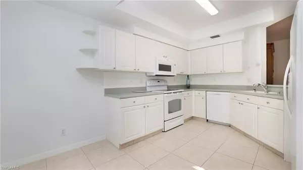 Naples, FL 34109,2530 Citrus Lake DR #X101