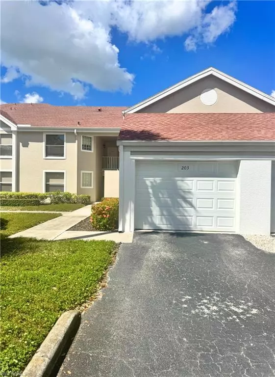 Naples, FL 34109,9852 Luna CIR #B203