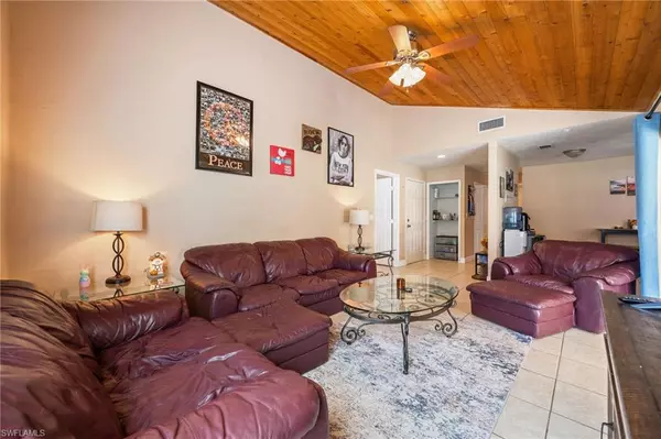 Fort Myers, FL 33919,6437 Adelphi CIR