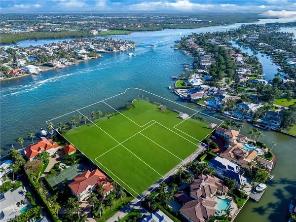 Naples, FL 34102,820 Jamaica LN