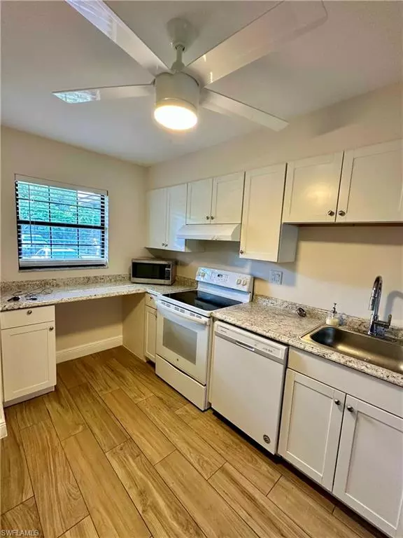 Naples, FL 34113,5283 TREETOPS DR #V-103