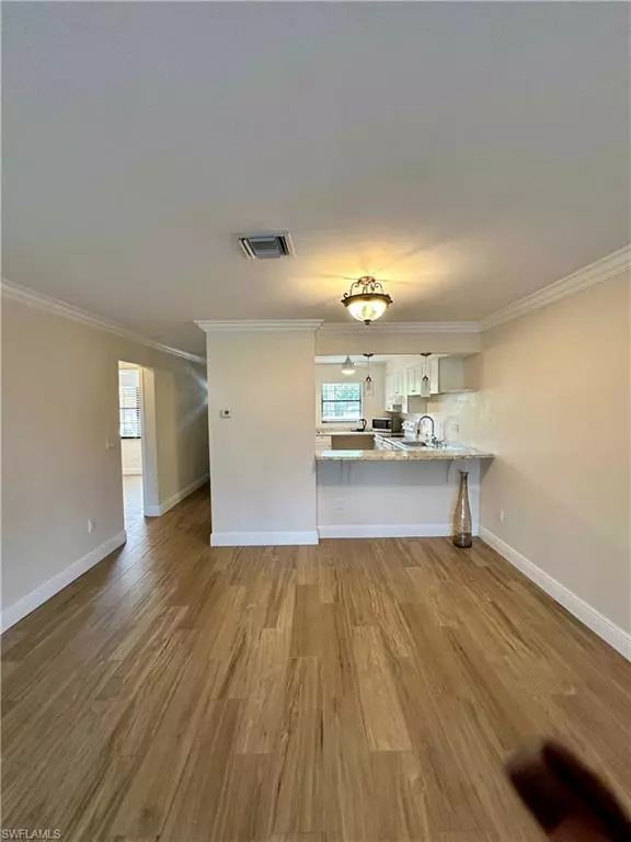 Naples, FL 34113,5283 TREETOPS DR #V-103