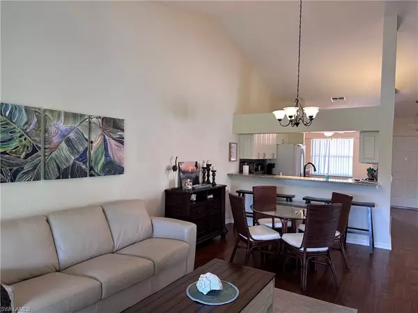 321 Robin Hood CIR #201, Naples, FL 34104