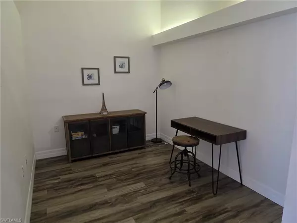 Naples, FL 34109,4940 Cougar CT S #5