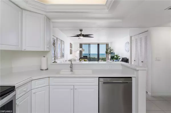Marco Island, FL 34145,440 Seaview CT #805