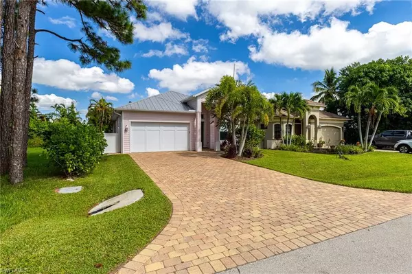 Naples, FL 34108,721 93rd AVE N