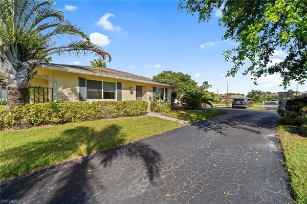 Naples, FL 34112,50 Glades BLVD #1
