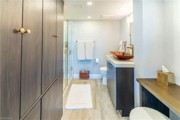 Naples, FL 34108,10701 Gulf Shore DR #701