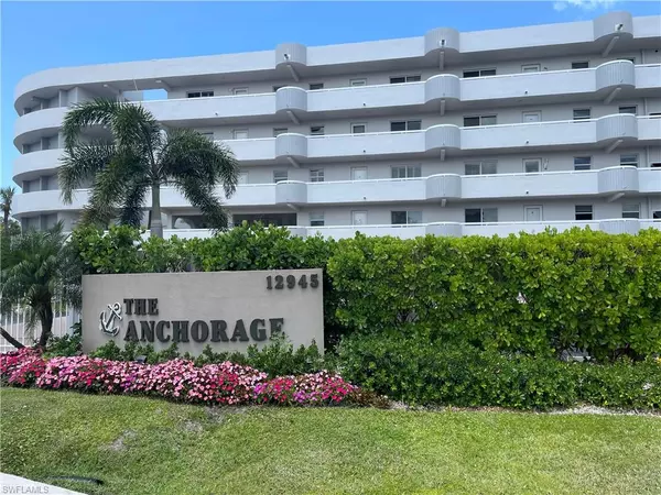 Naples, FL 34110,12945 VANDERBILT DR #306