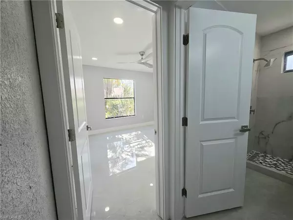 Fort Myers, FL 33908,17752 Port boca CT