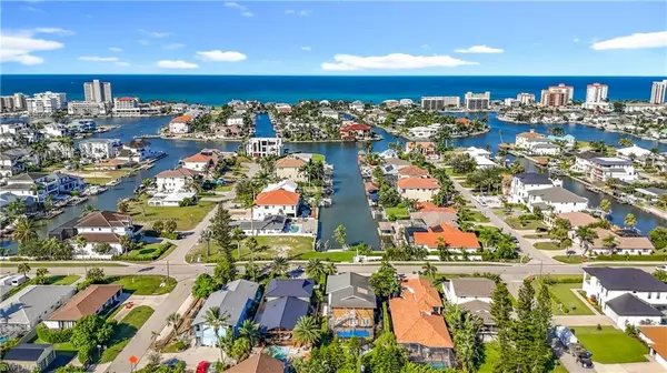 Naples, FL 34108,10242 Vanderbilt DR