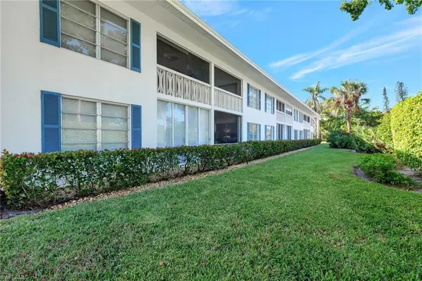 Naples, FL 34102,750 Mooring Line DR #105