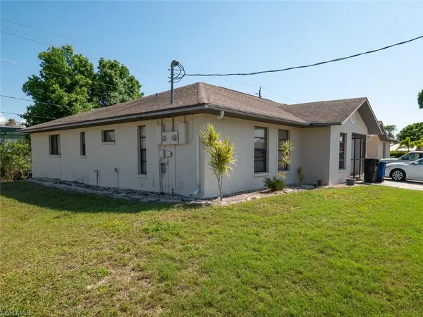 Fort Myers, FL 33967,19029 / 19031 Holly RD