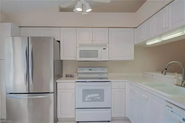 Estero, FL 33928,20131 Ian CT #308